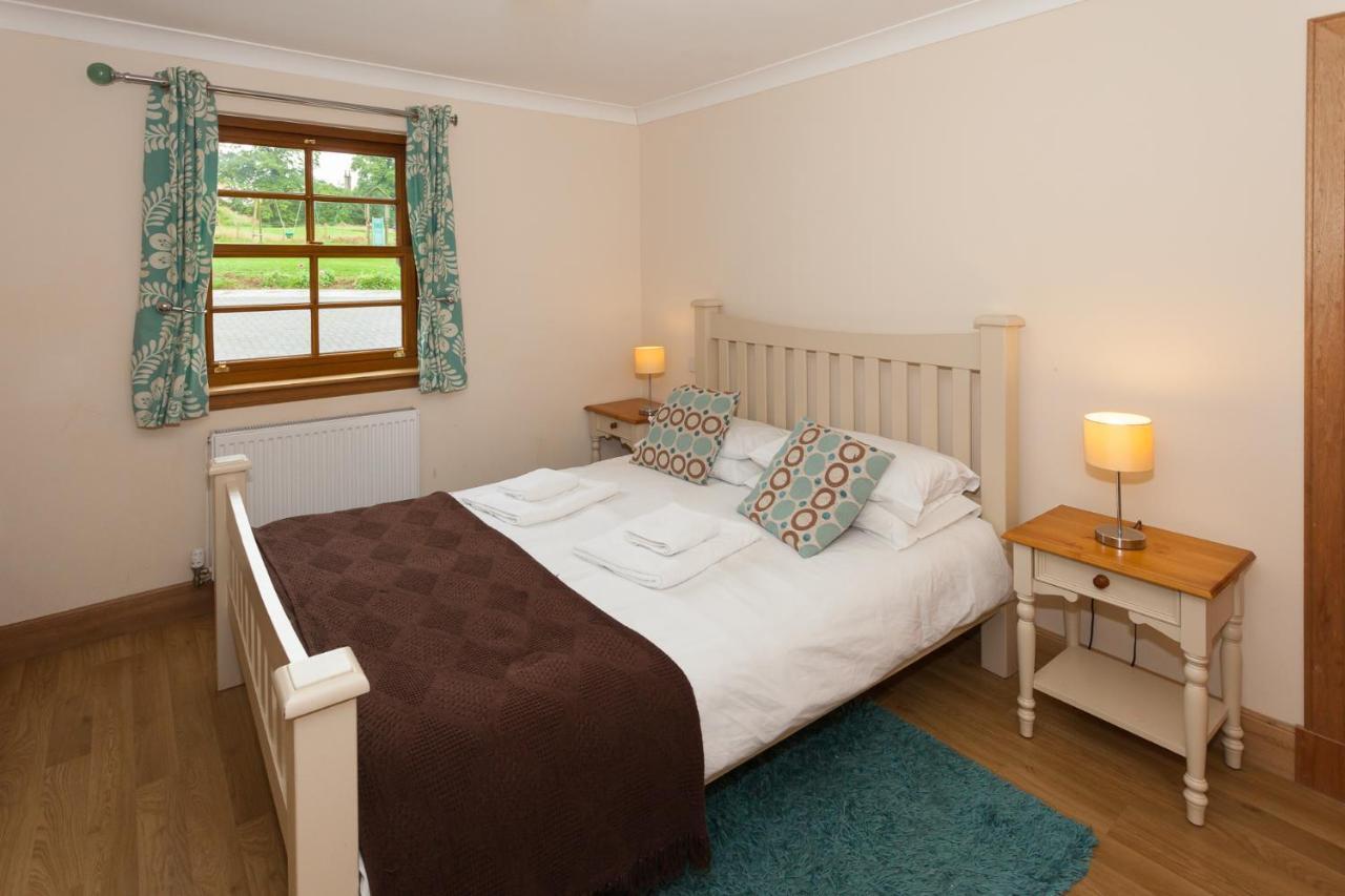 Honeysuckle Cottage At Williamscraig Holiday Cottages Linlithgow Exterior foto
